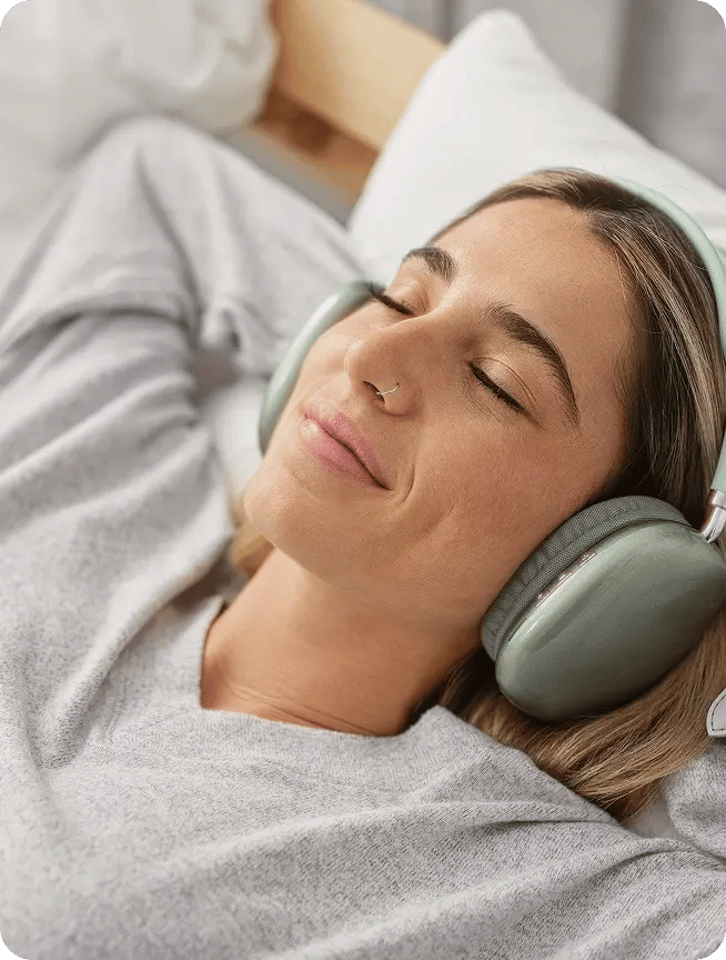 calm4U woman listening to music